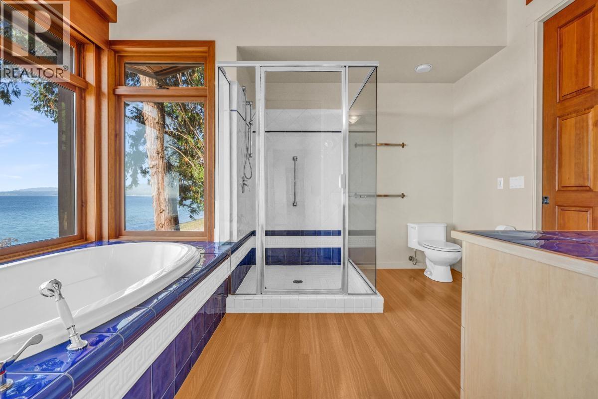 4893 Sunshine Coast Highway Property Photo 24
