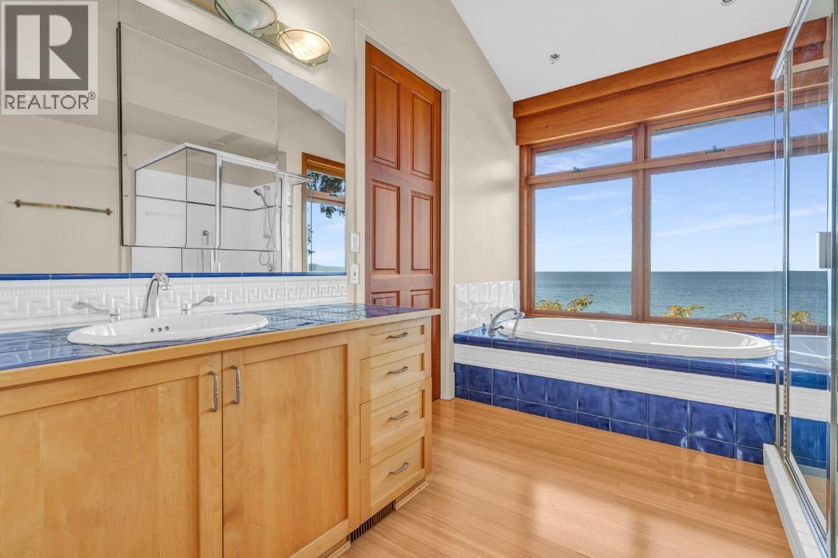 4893 Sunshine Coast Highway Property Photo 25