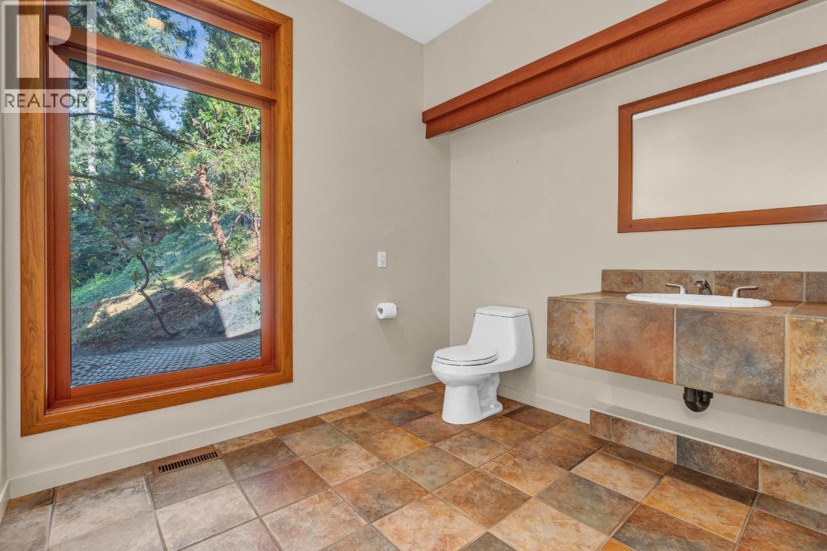 4893 Sunshine Coast Highway Property Photo 26