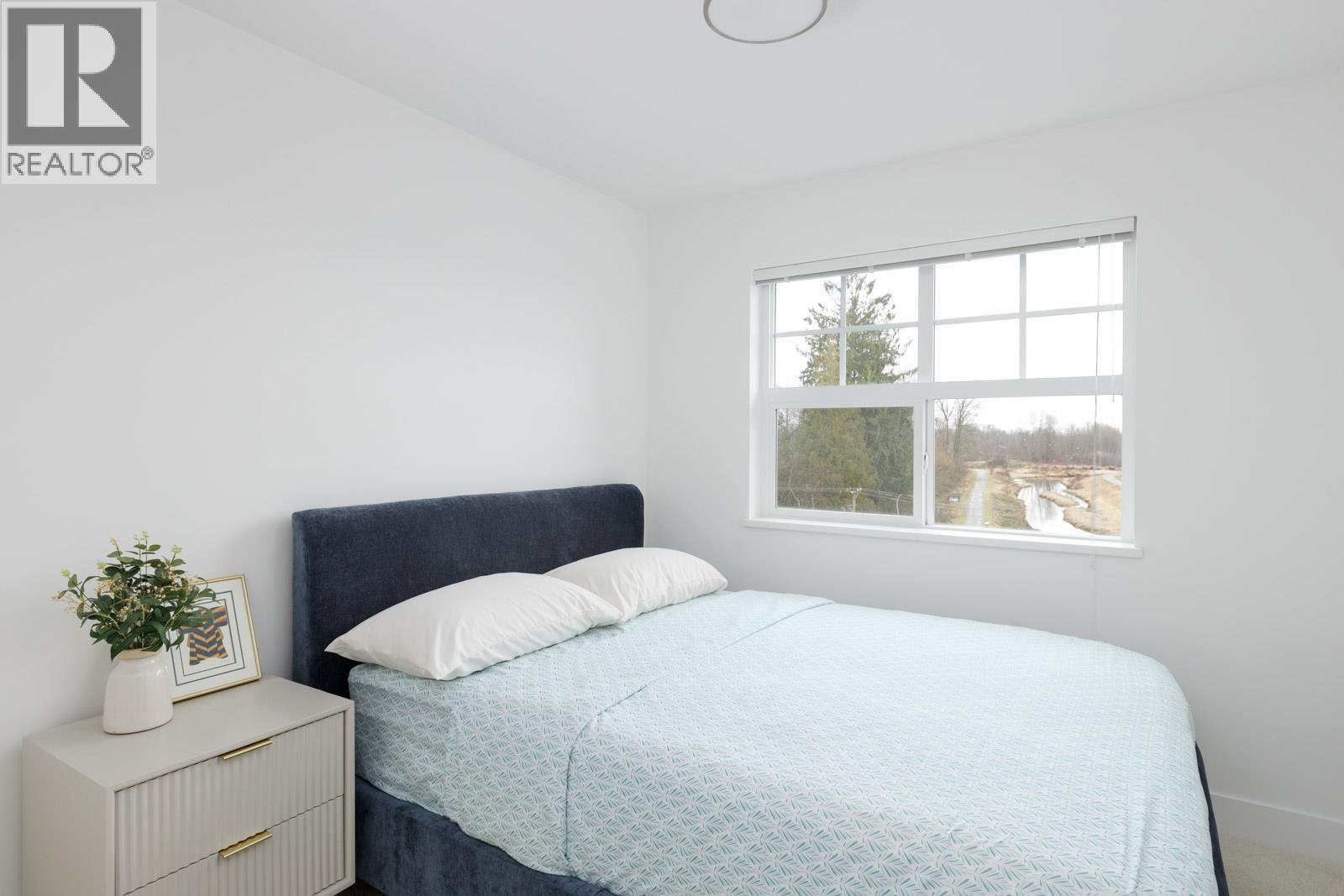 95 3552 Victoria Drive Property Photo 21