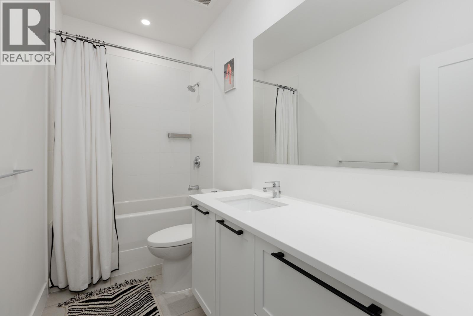 95 3552 Victoria Drive Property Photo 25