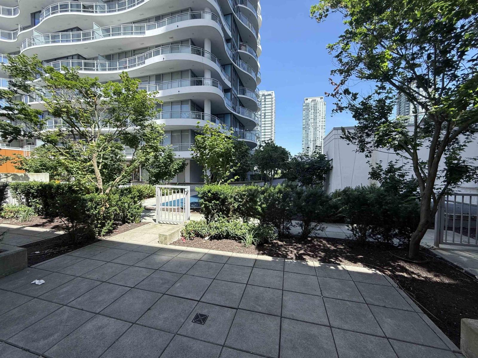 Th10 10388 133 Street Property Photo 13