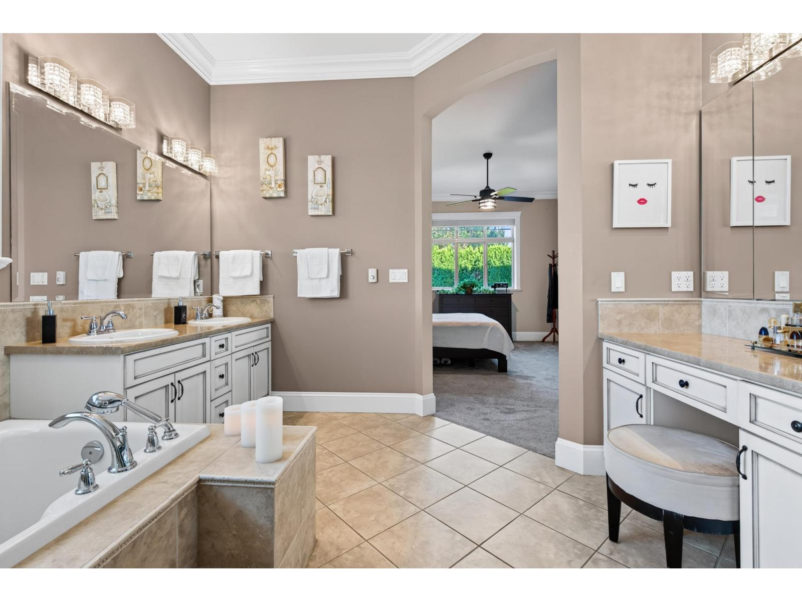 2368 Bedford Place Property Photo 27