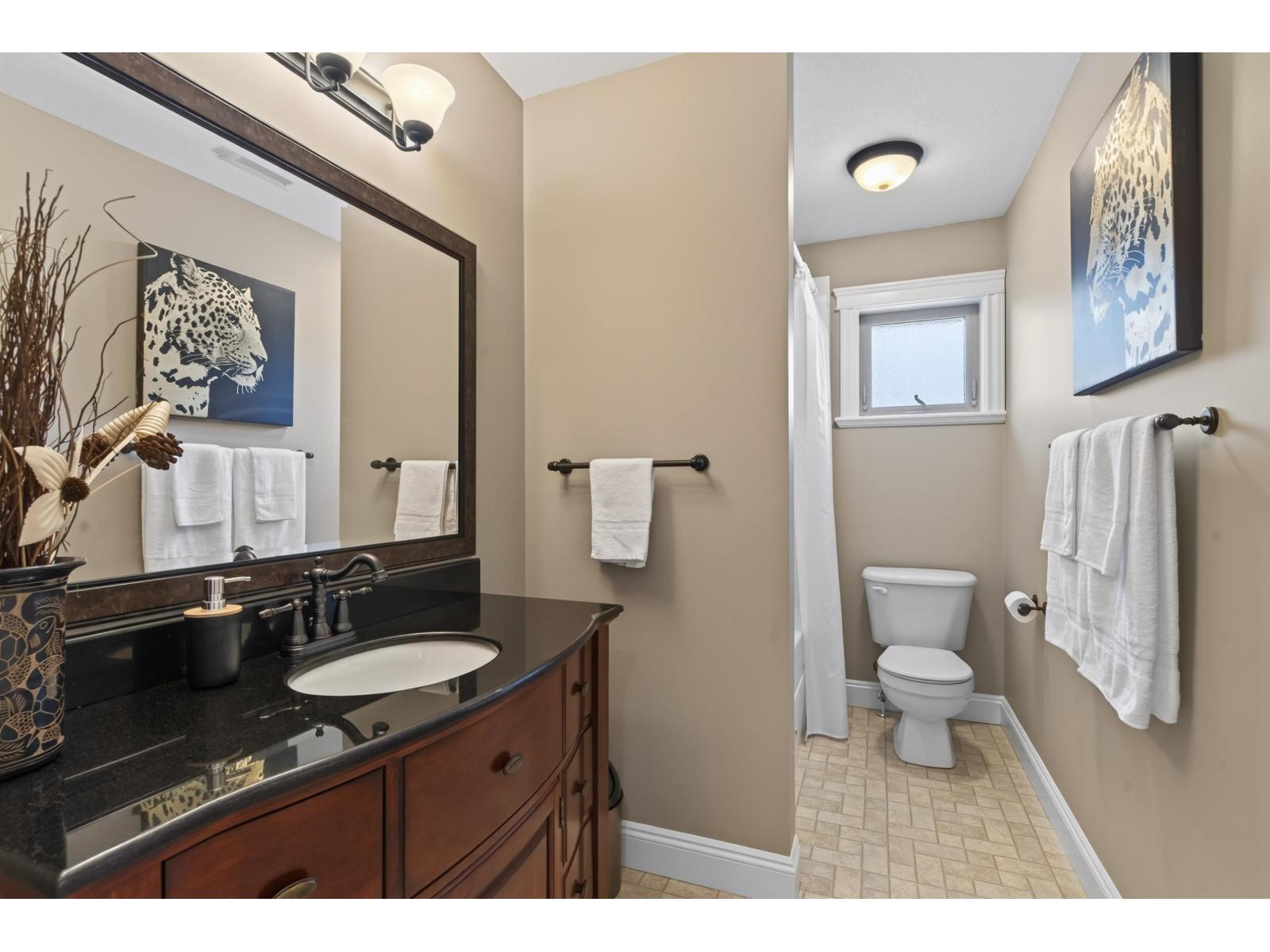2368 Bedford Place Property Photo 34