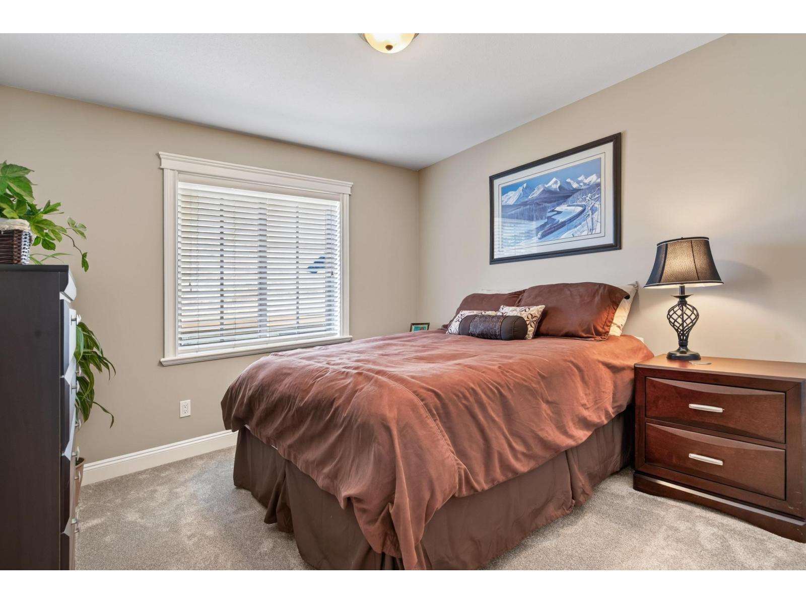 2368 Bedford Place Property Photo 35