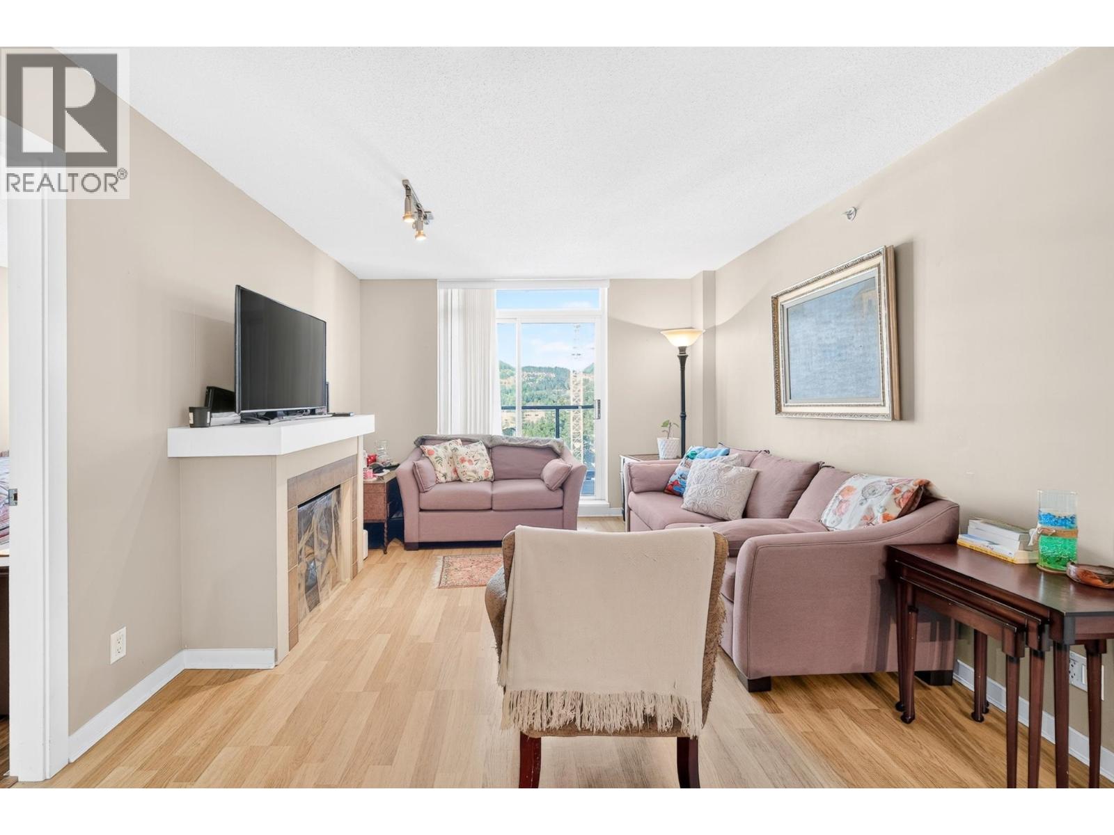 2301 1178 Heffley Crescent Property Photo 4