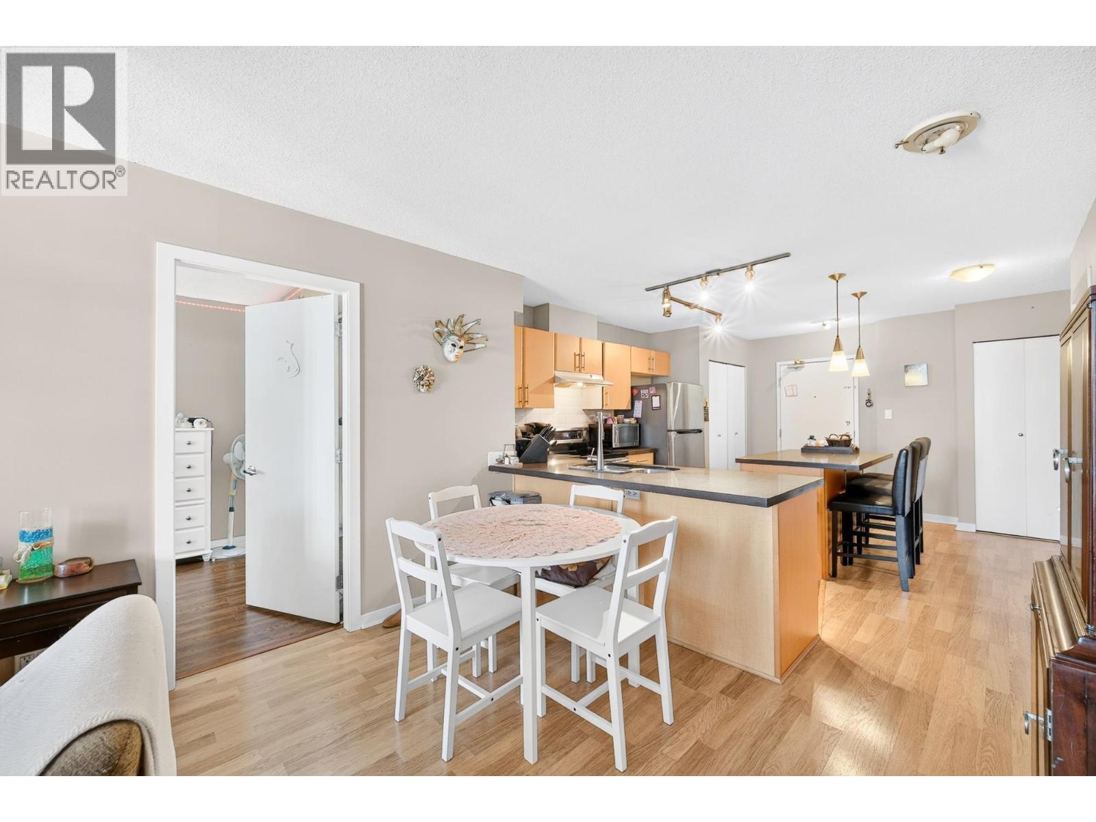2301 1178 Heffley Crescent Property Photo 7