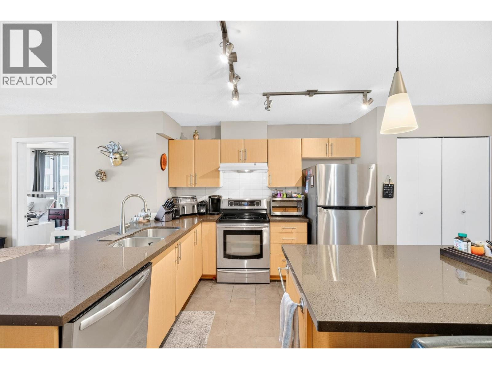 2301 1178 Heffley Crescent Property Photo 8