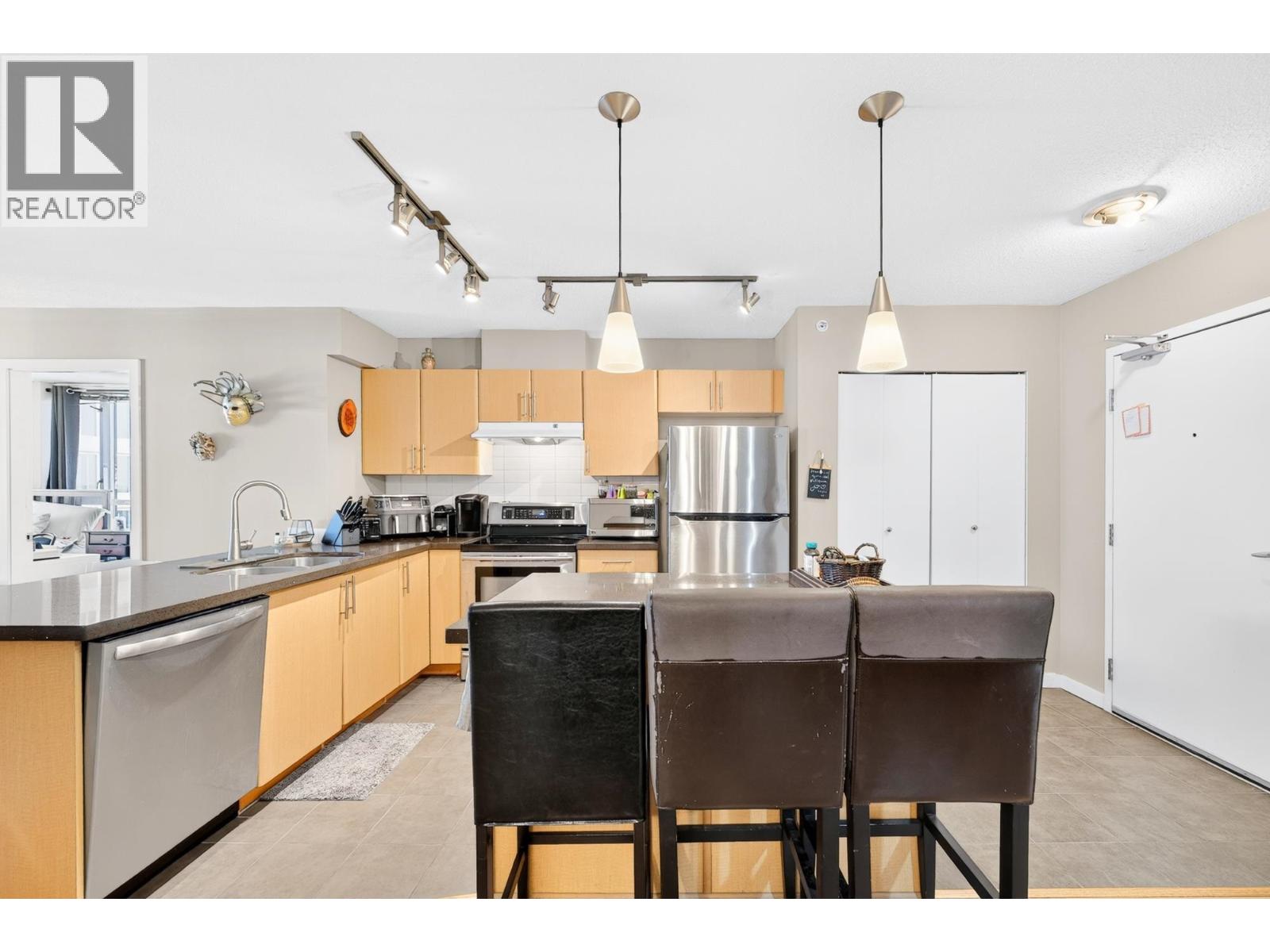 2301 1178 Heffley Crescent Property Photo 10