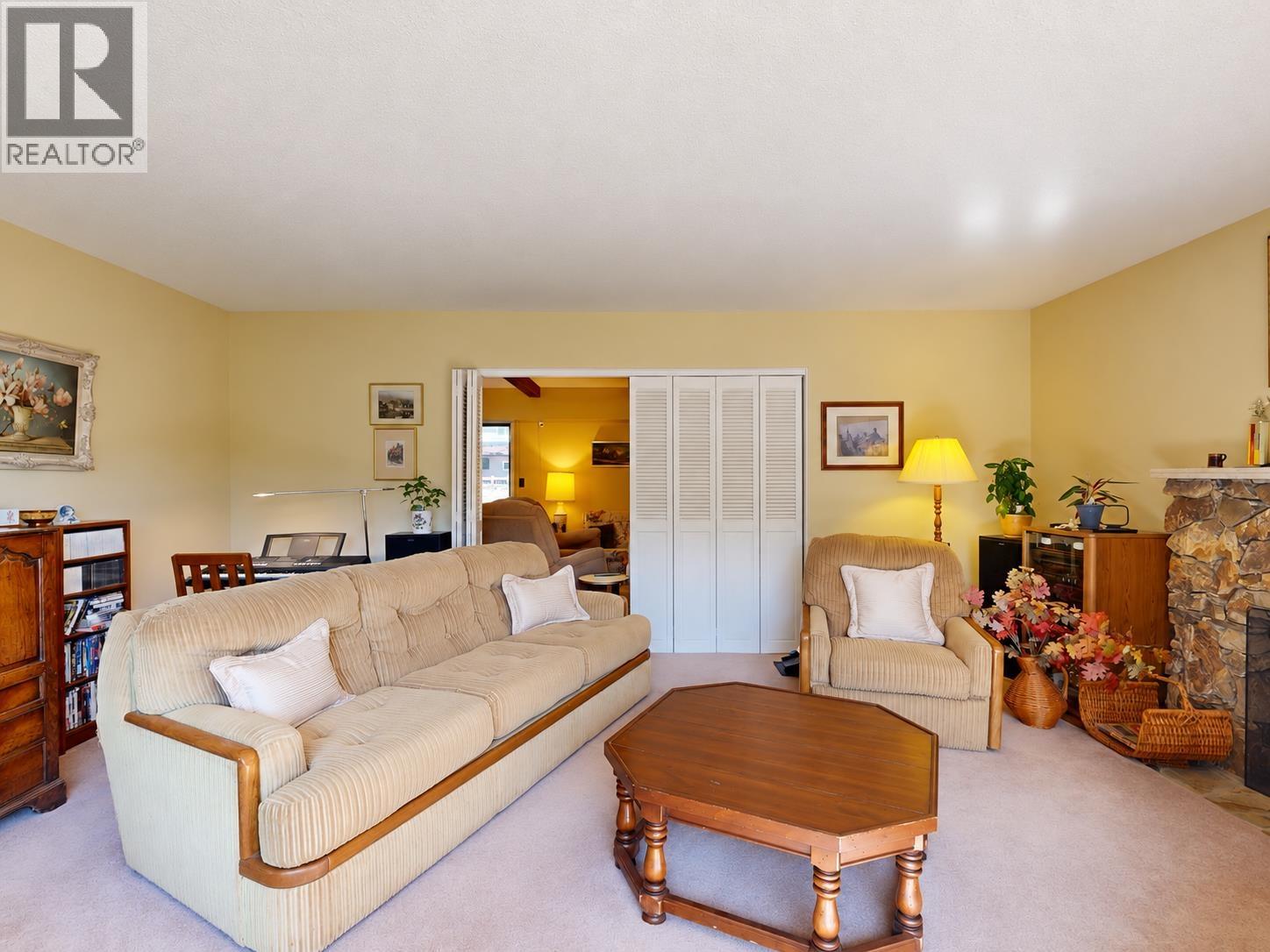 5411 Grove Avenue Property Photo 3