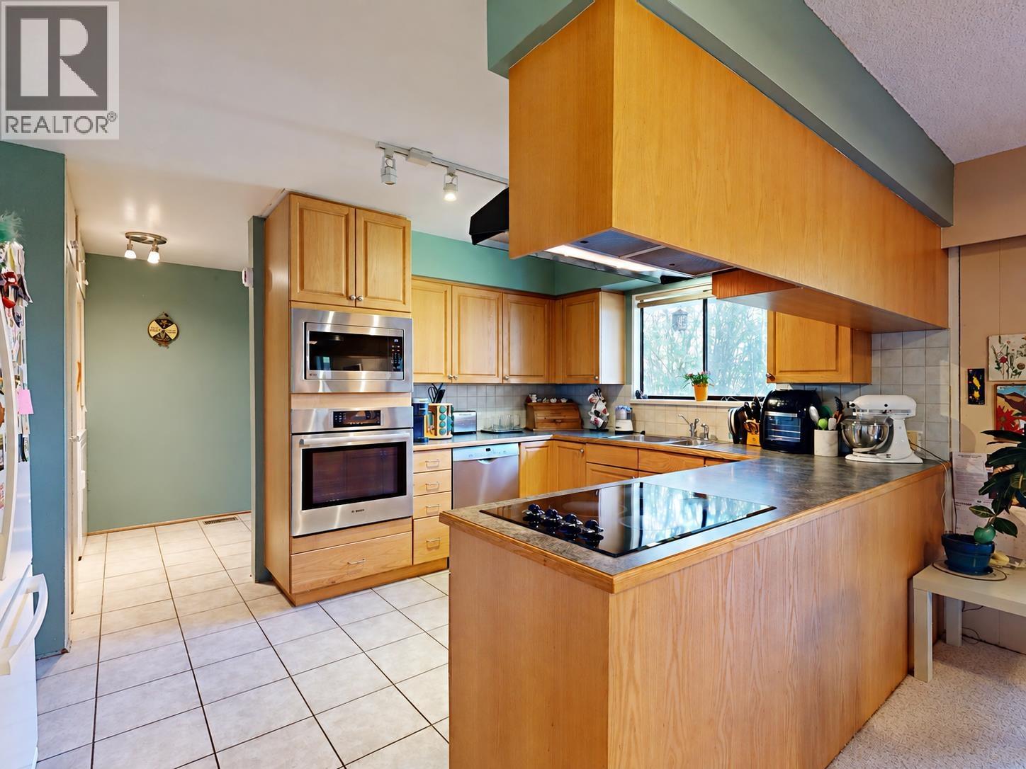 5411 Grove Avenue Property Photo 6
