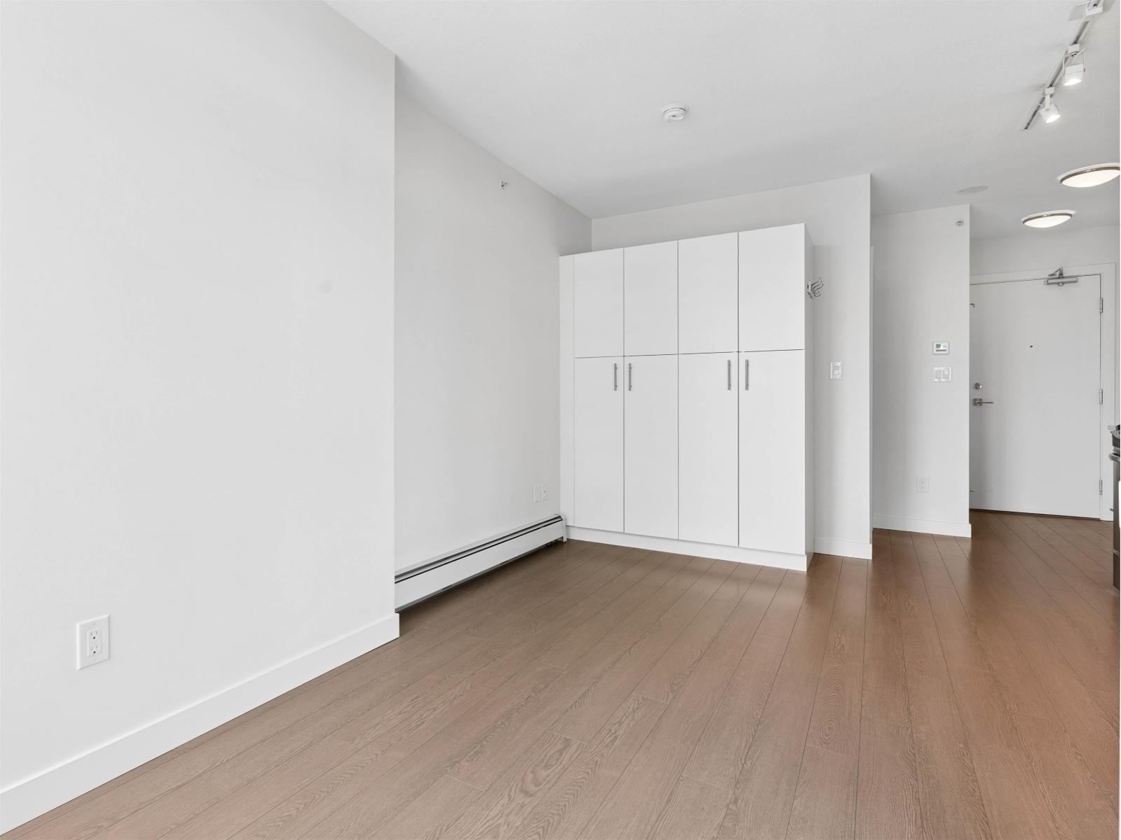 1413 13308 Central Avenue Property Photo 6