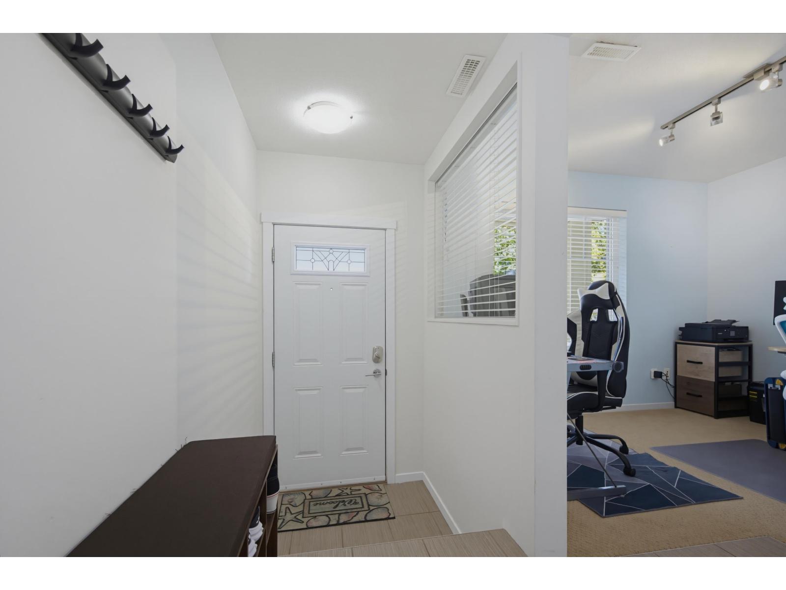 10 13886 62 Avenue Property Photo 2