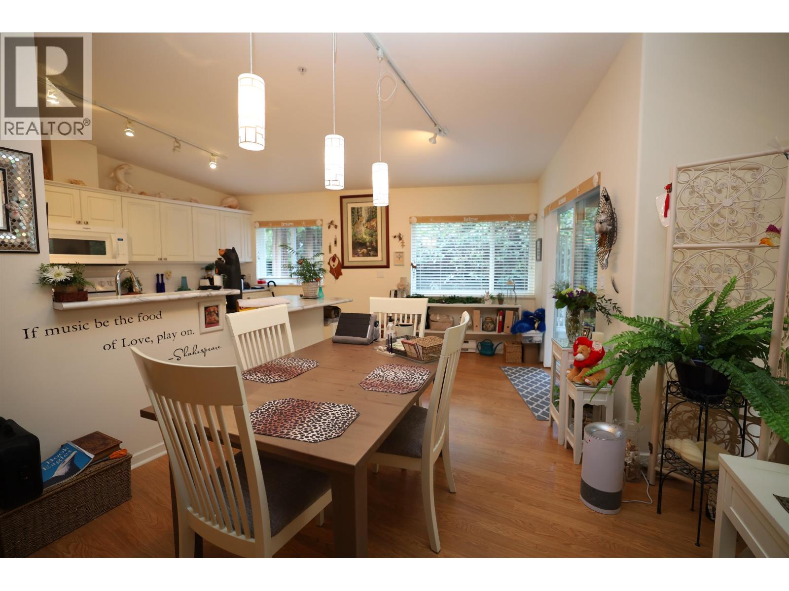 312 1585 Field Road Property Photo 8