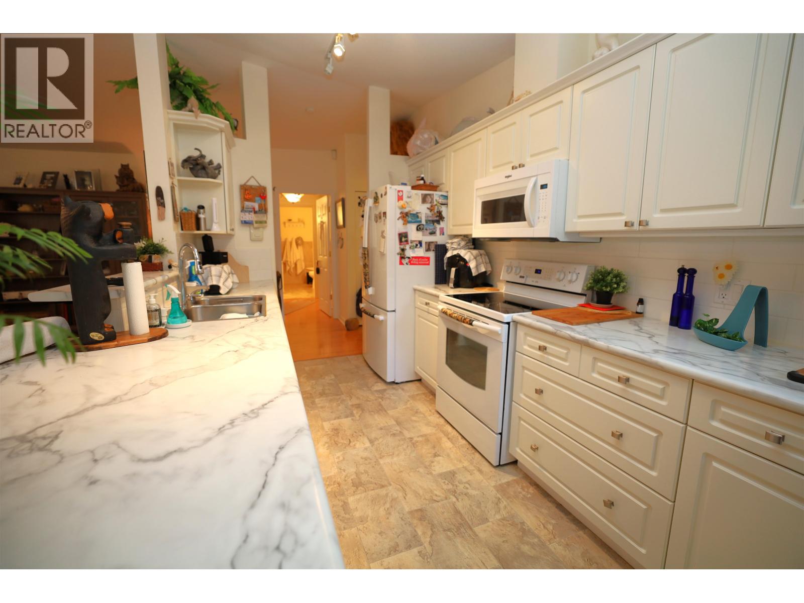 312 1585 Field Road Property Photo 9