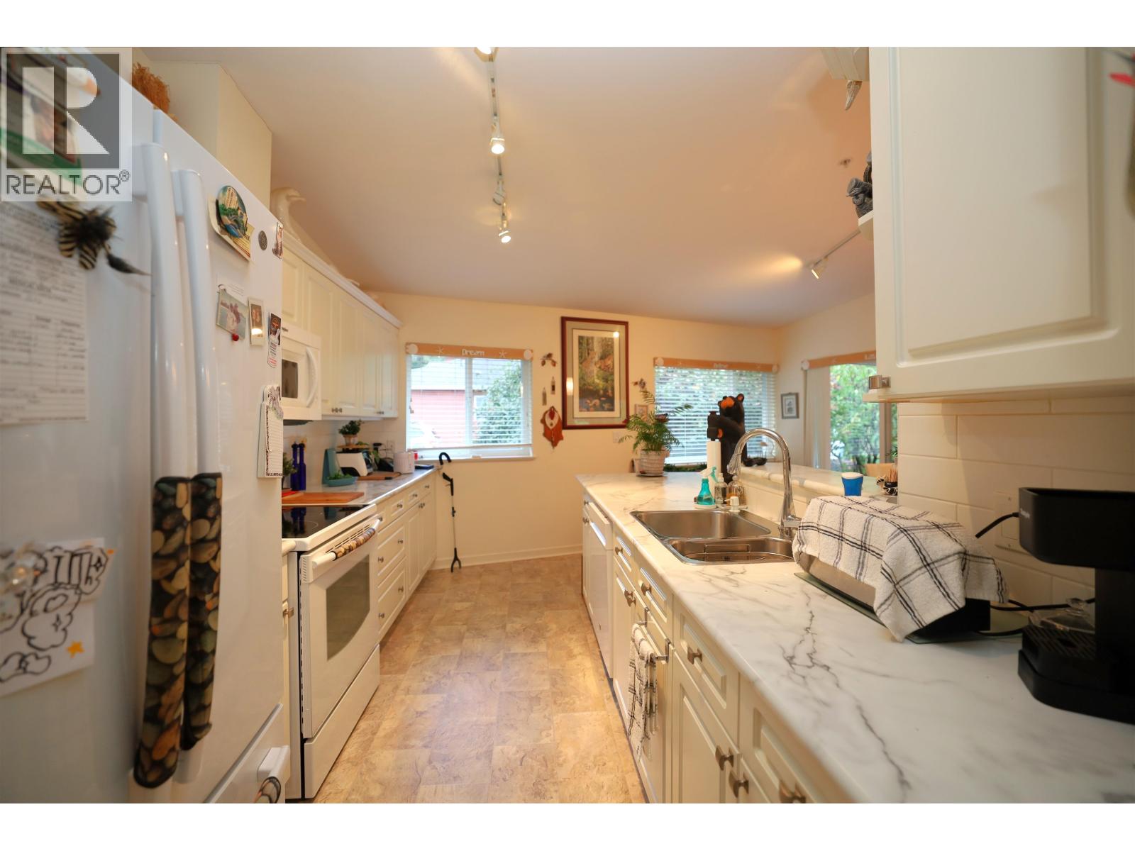 312 1585 Field Road Property Photo 10