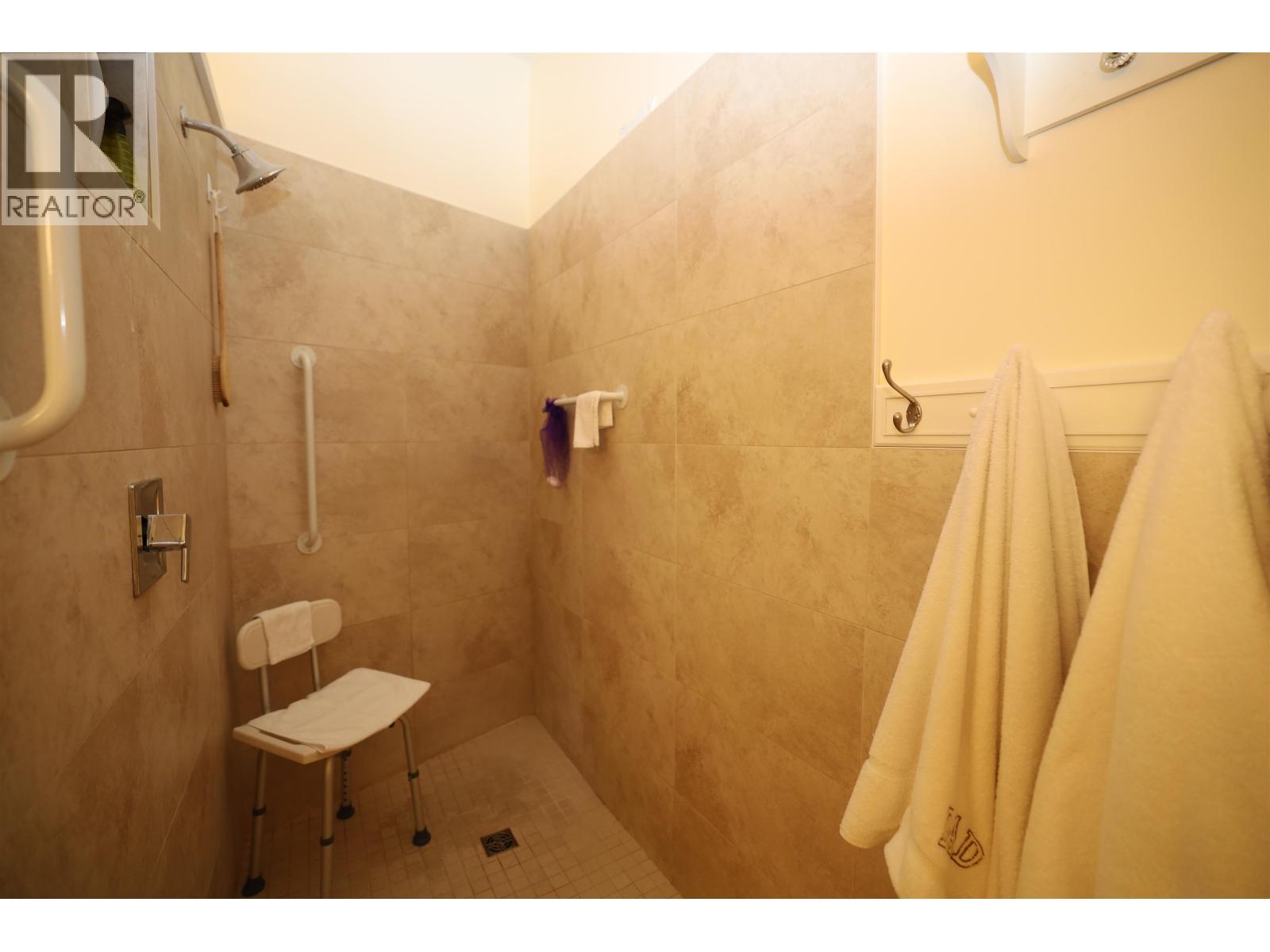 312 1585 Field Road Property Photo 16