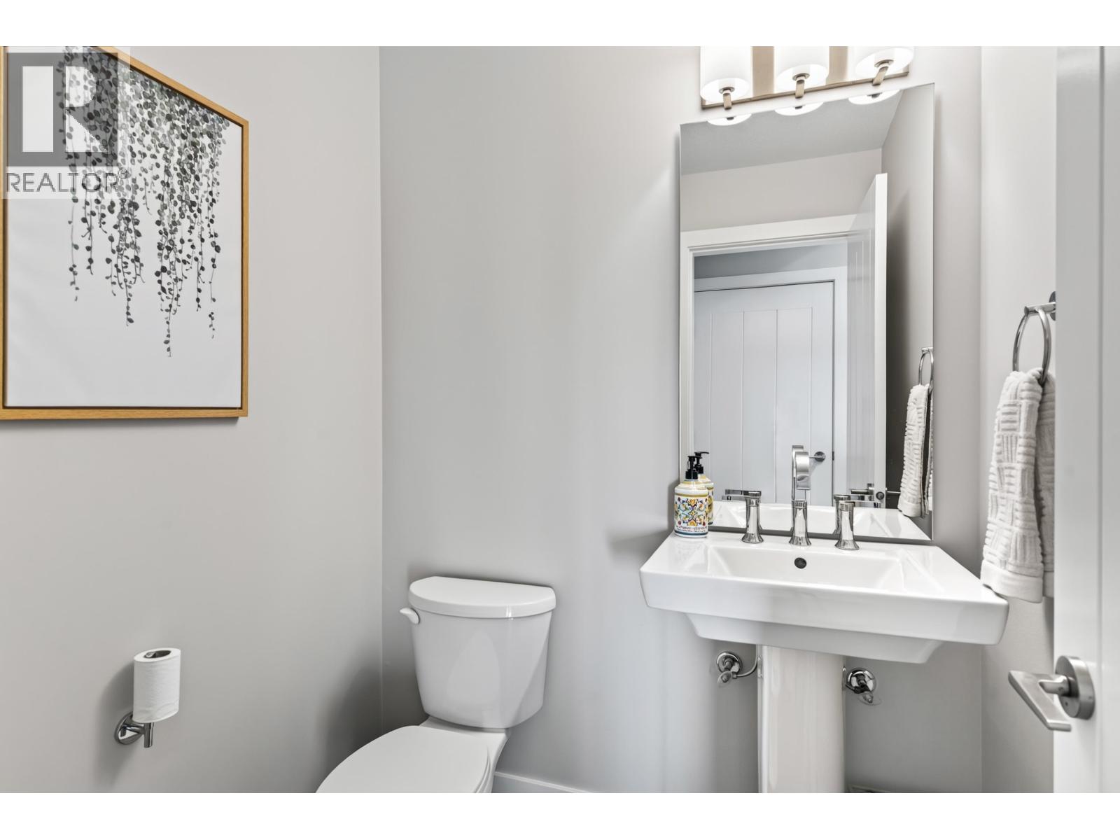 107 3458 Burke Village Promenade Property Photo 12
