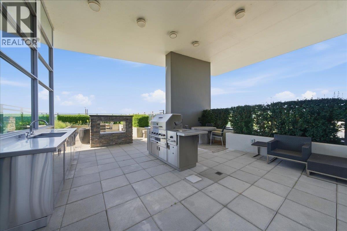 802 200 Nelson's Crescent Property Photo 15