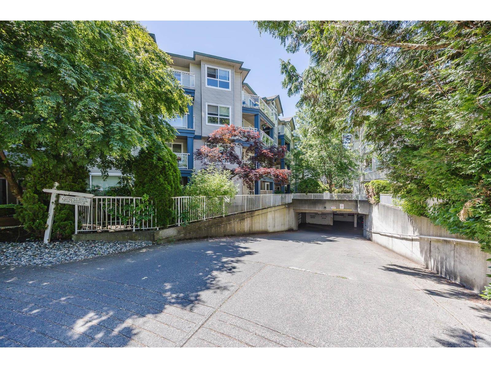 407 8115 121a Street Property Photo 5