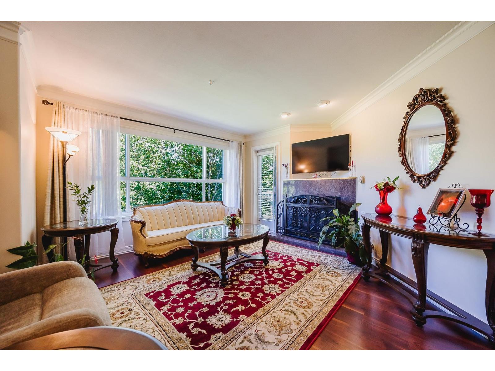 407 8115 121a Street Property Photo 12