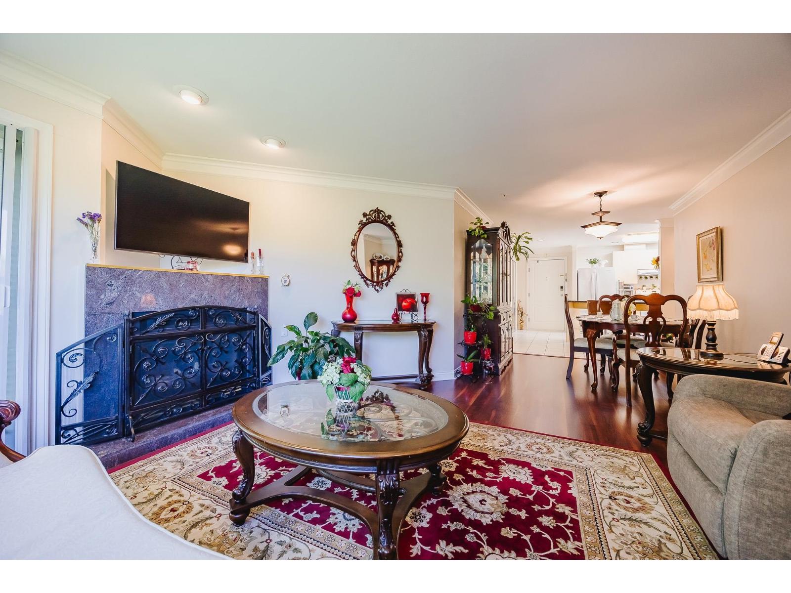 407 8115 121a Street Property Photo 13
