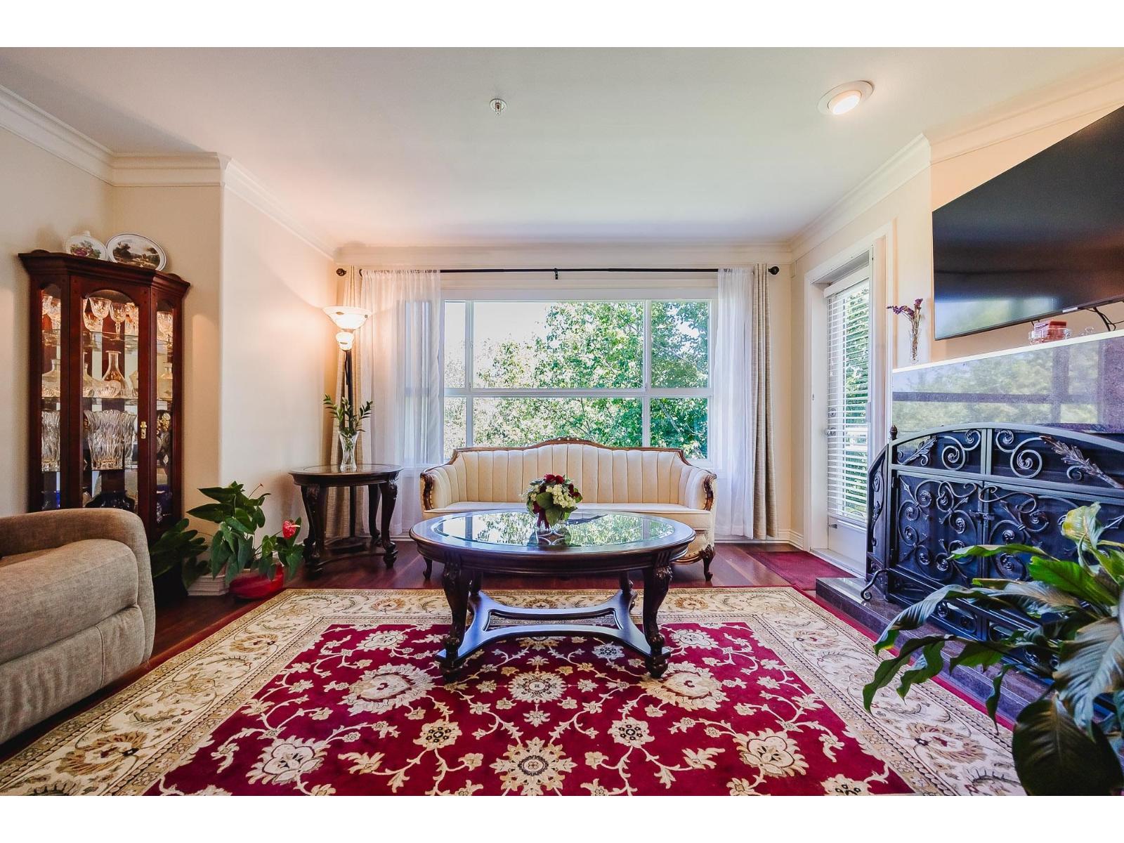 407 8115 121a Street Property Photo 15
