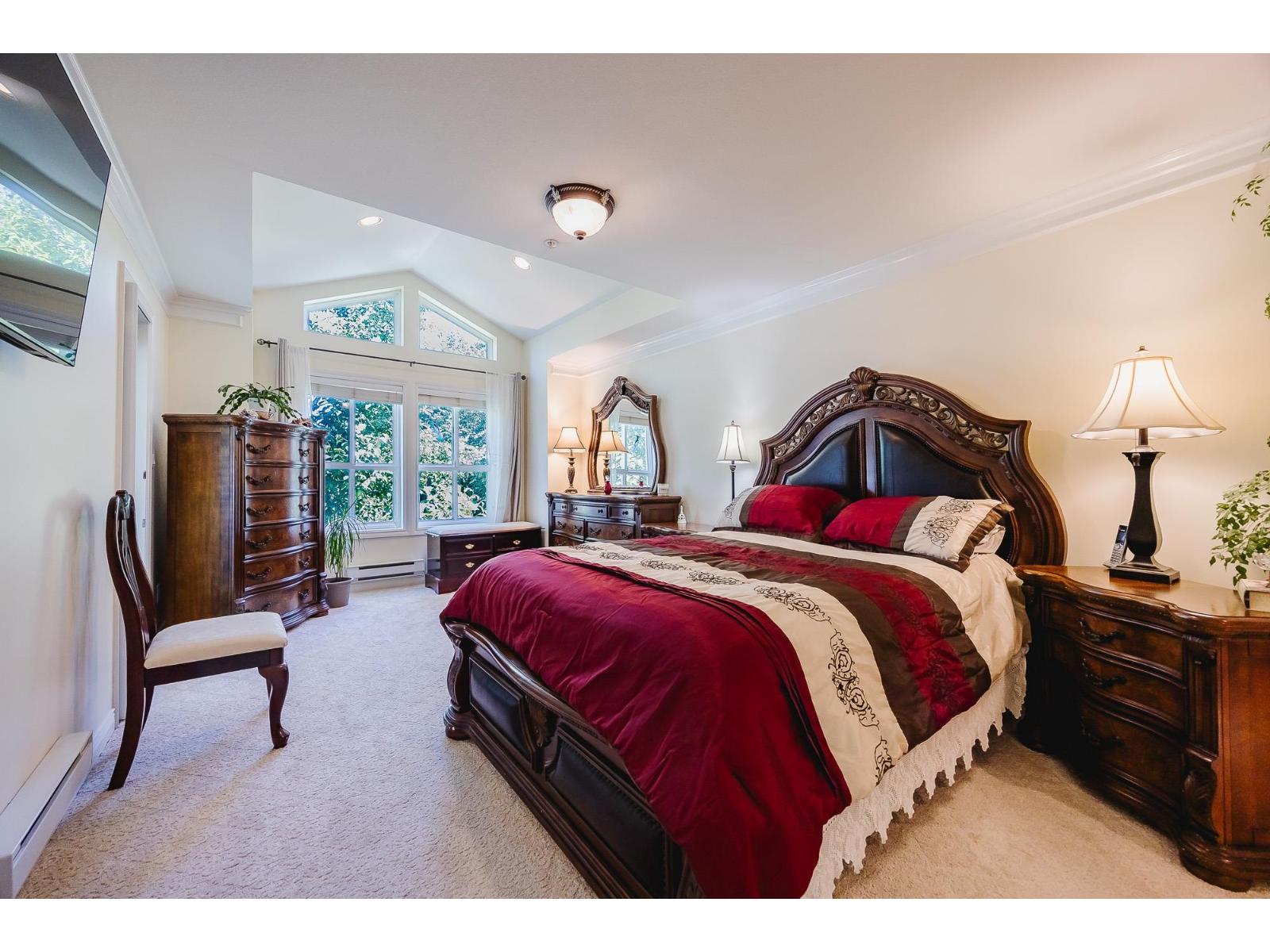 407 8115 121a Street Property Photo 16