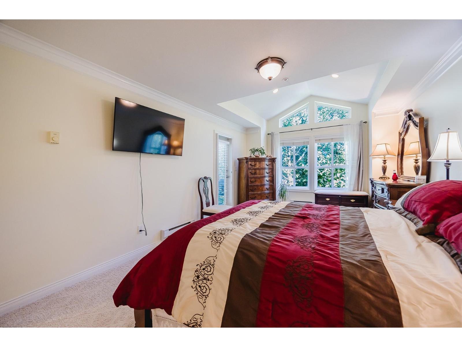 407 8115 121a Street Property Photo 17