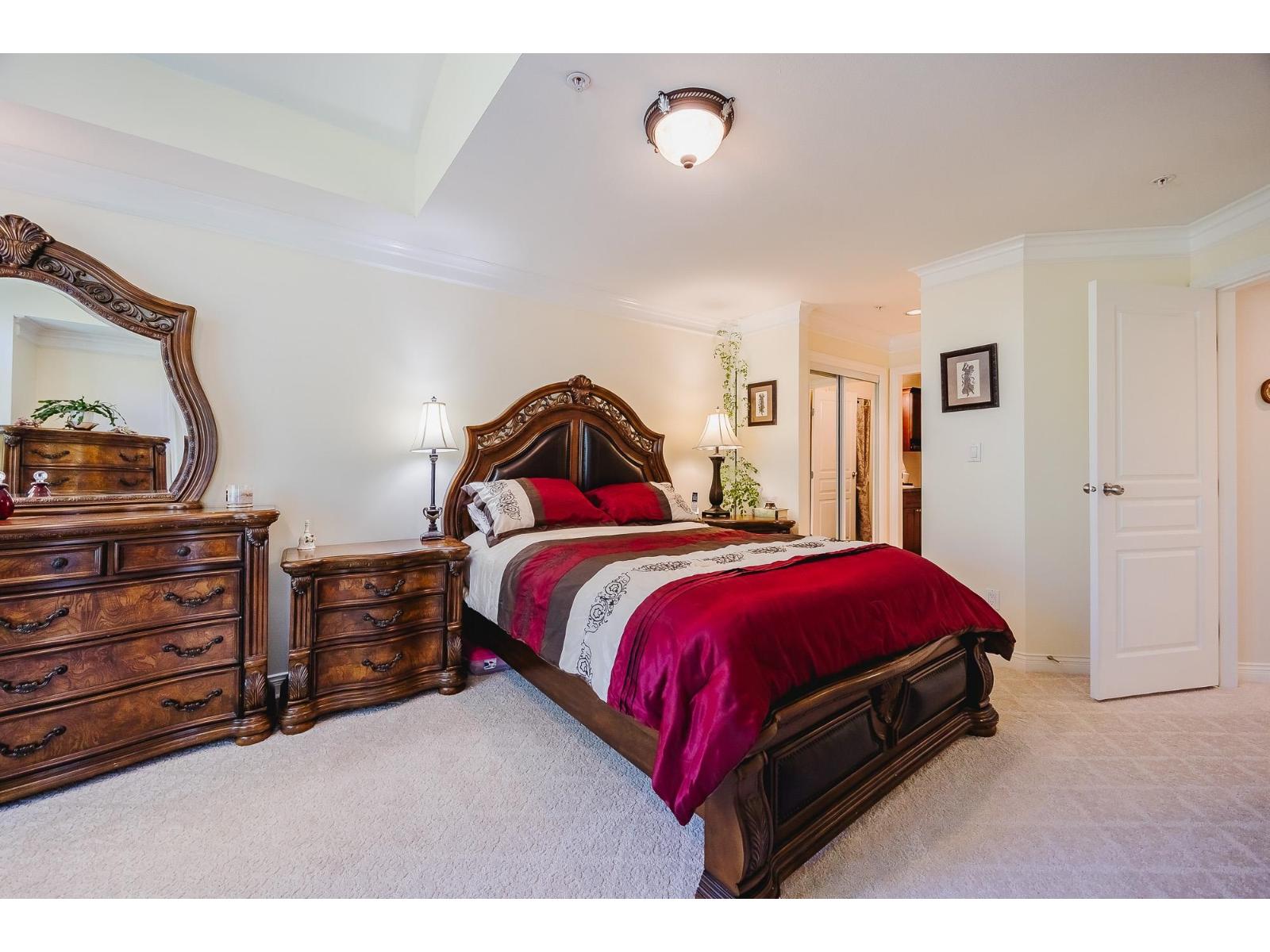 407 8115 121a Street Property Photo 18