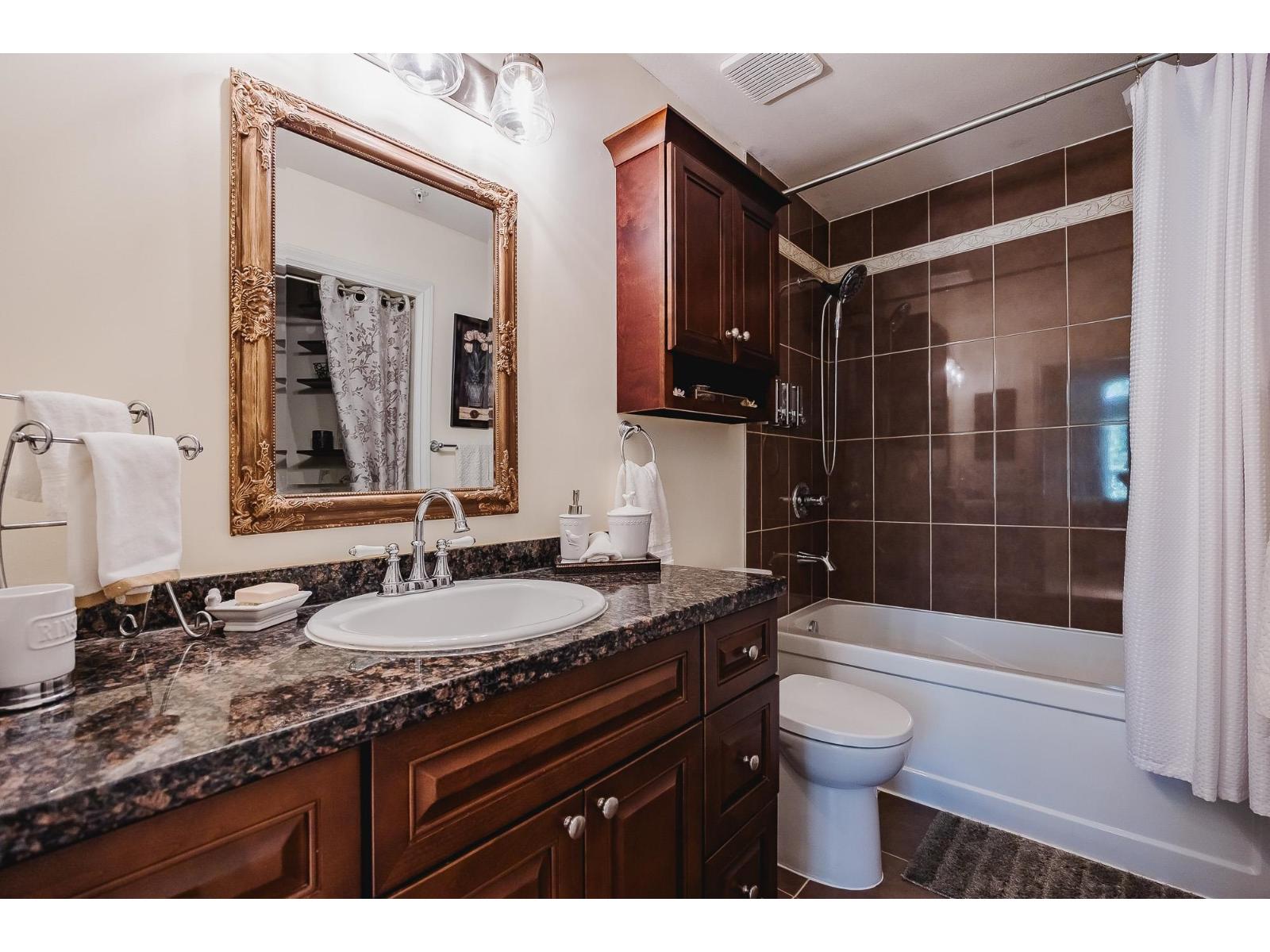 407 8115 121a Street Property Photo 19