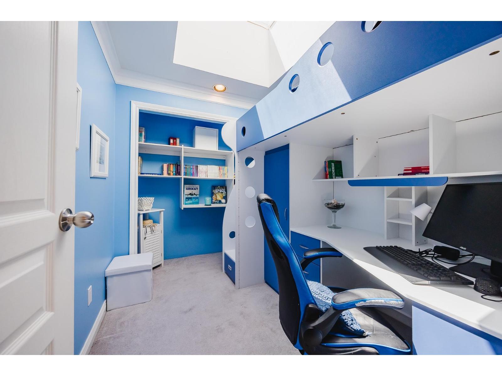 407 8115 121a Street Property Photo 21