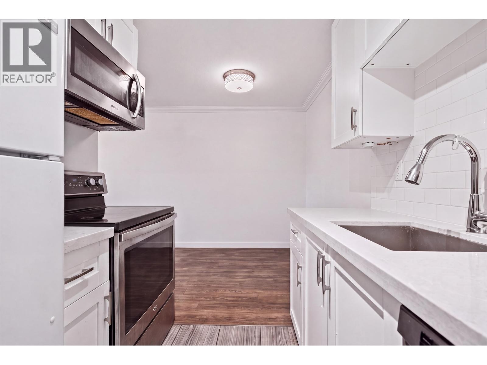206 853 E 7 Avenue Property Photo 11
