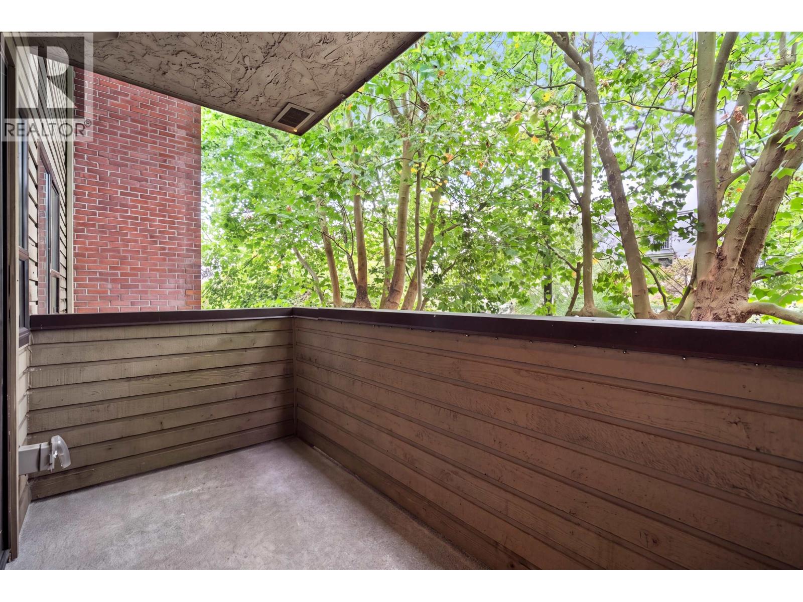 206 853 E 7 Avenue Property Photo 16