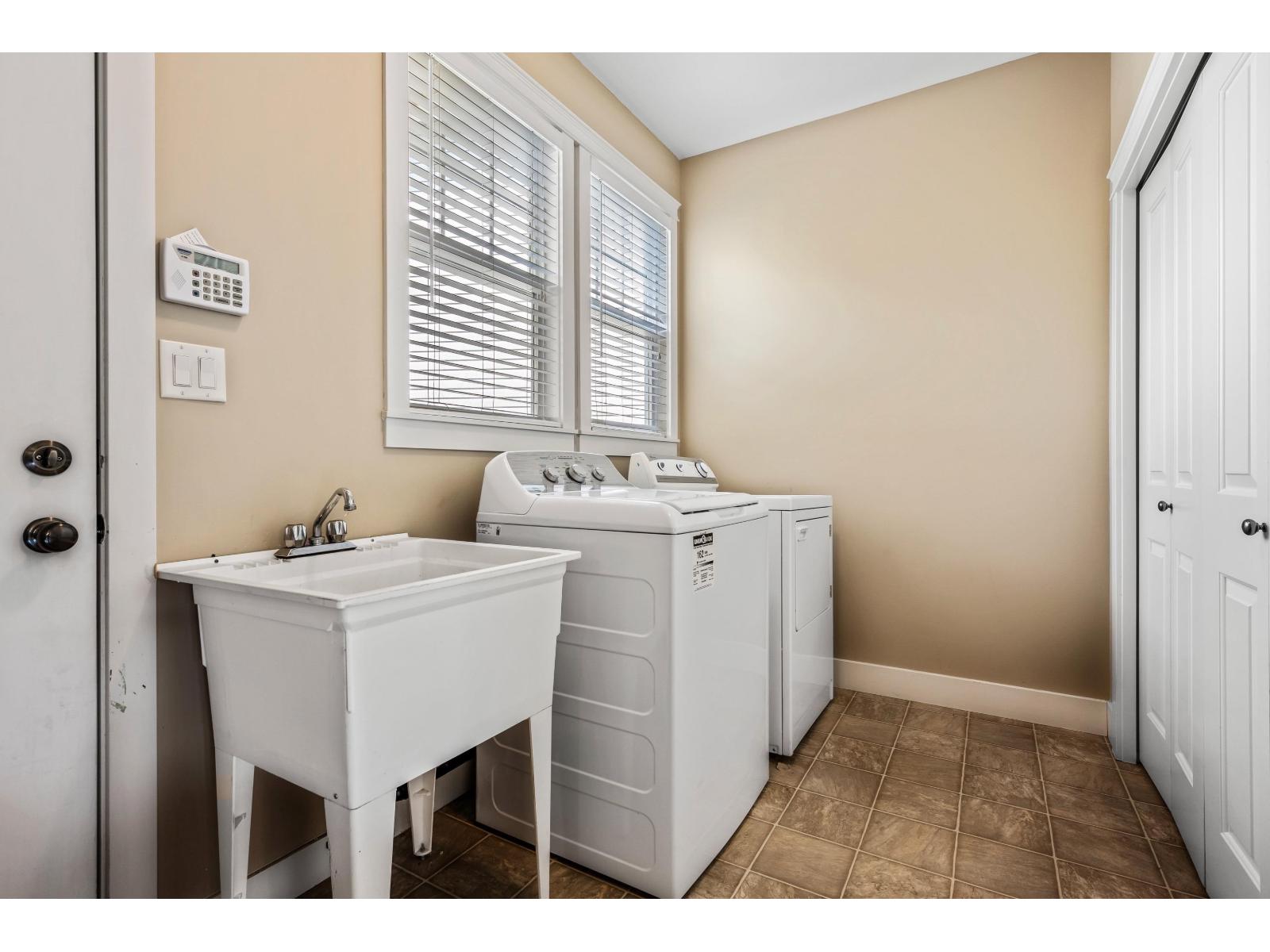 10113 Williams Road #6 Property Photo 25