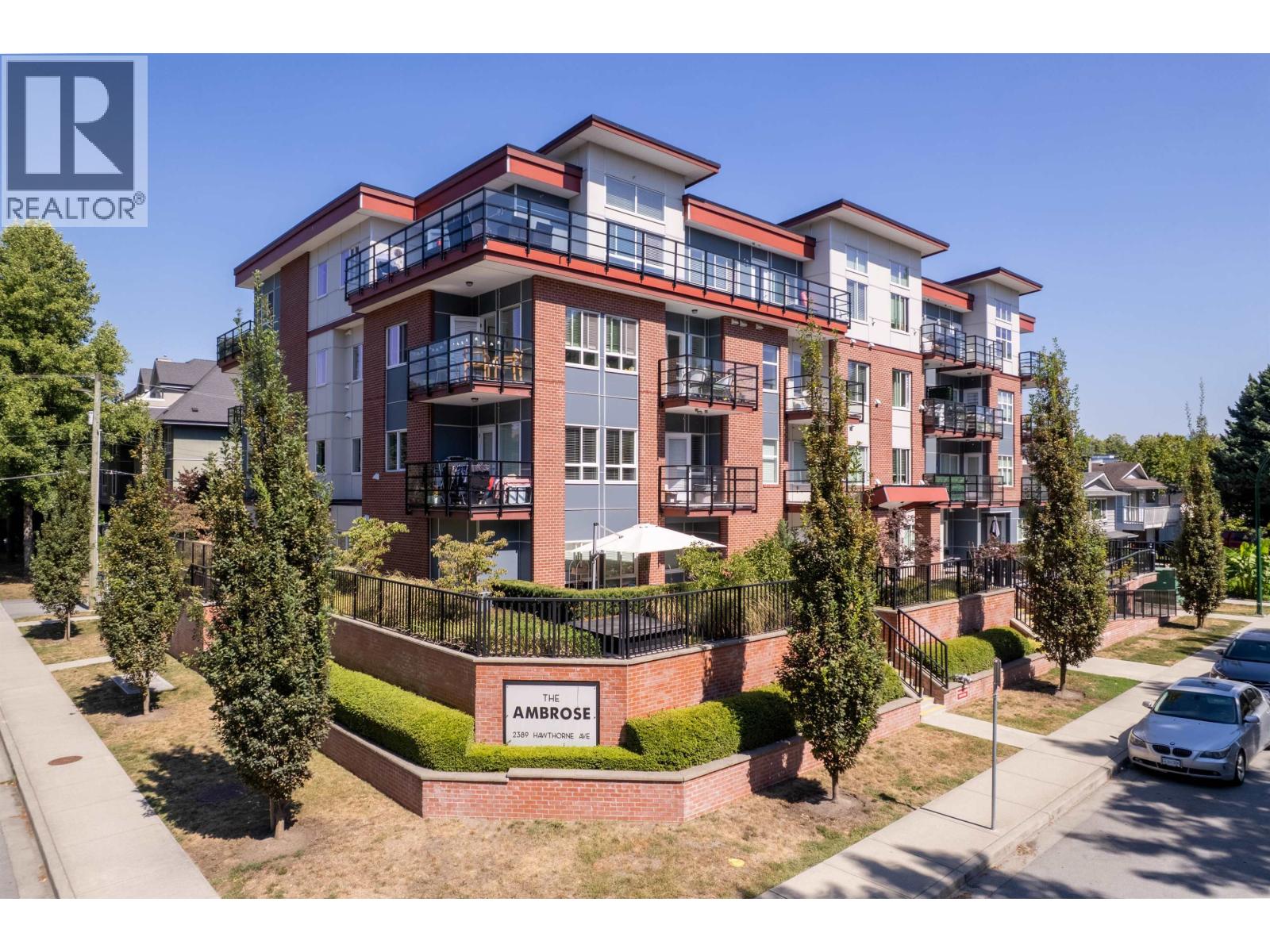 401 2389 Hawthorne Avenue Property Photo 1