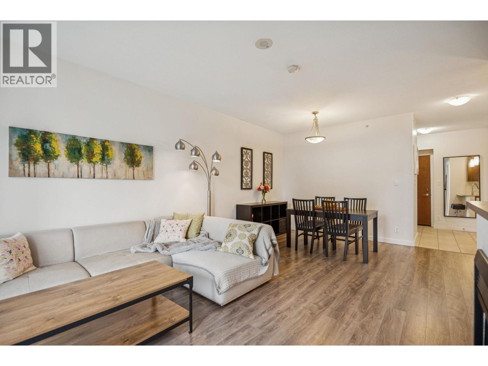 1407 280 Ross Drive Property Photo 1