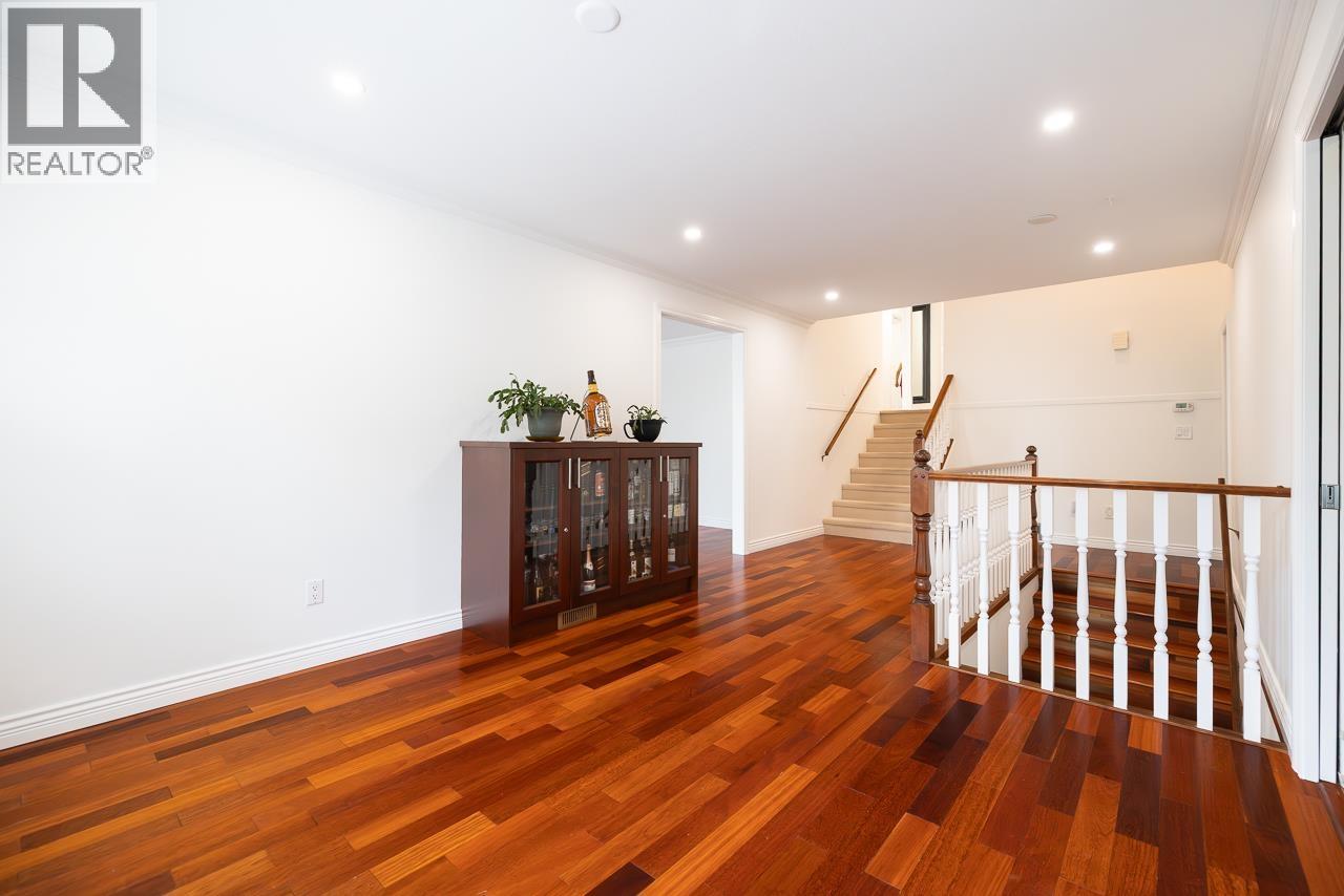 432 Riverview Crescent Property Photo 14