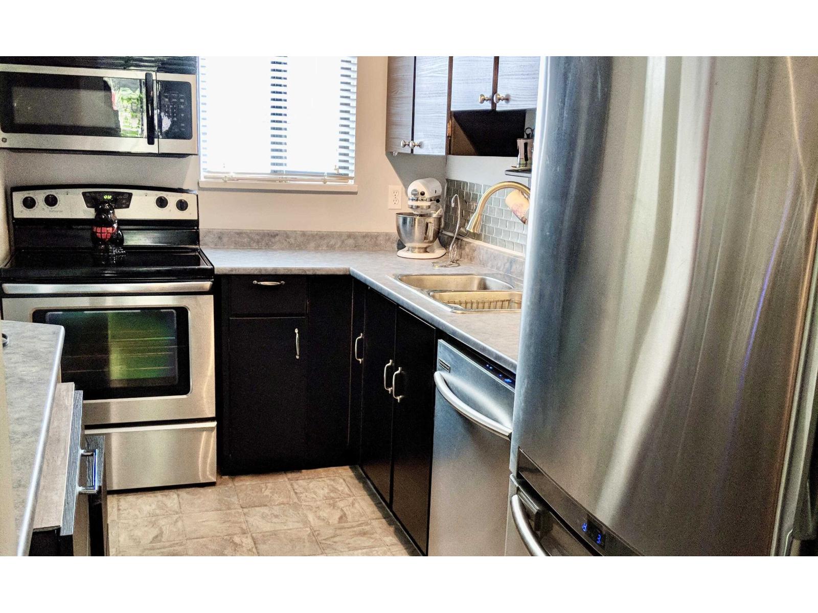 212 13632 67 Avenue Property Photo 2