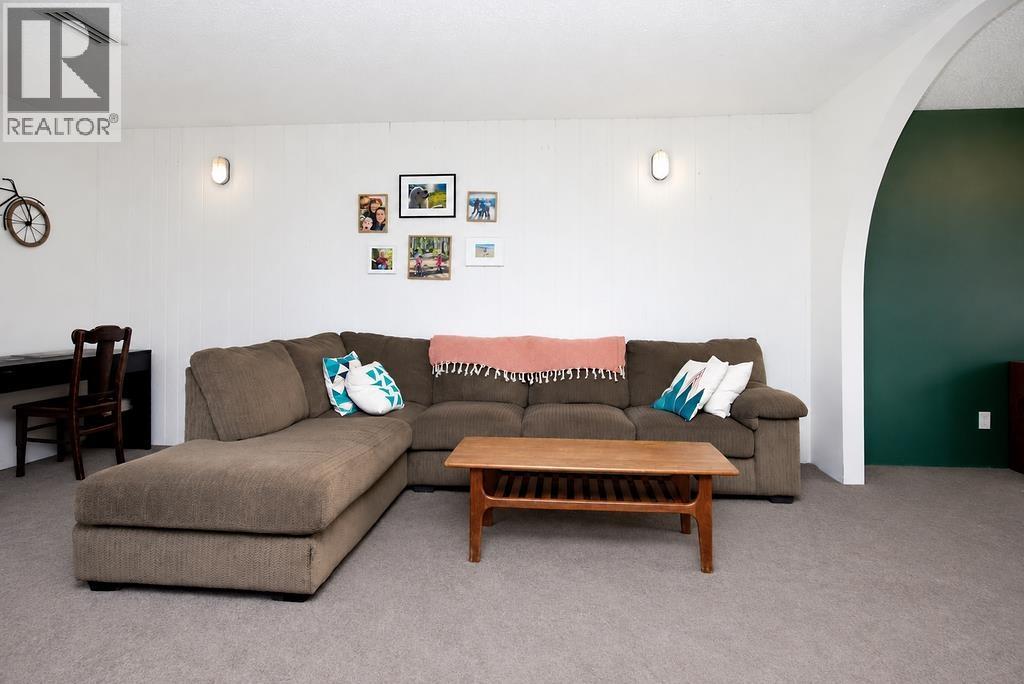 6447 Samron Road Property Photo 8