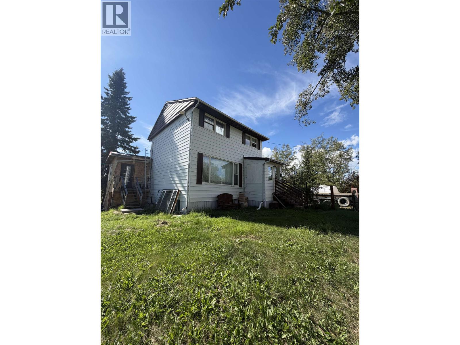 7511 255 Road Property Photo 1