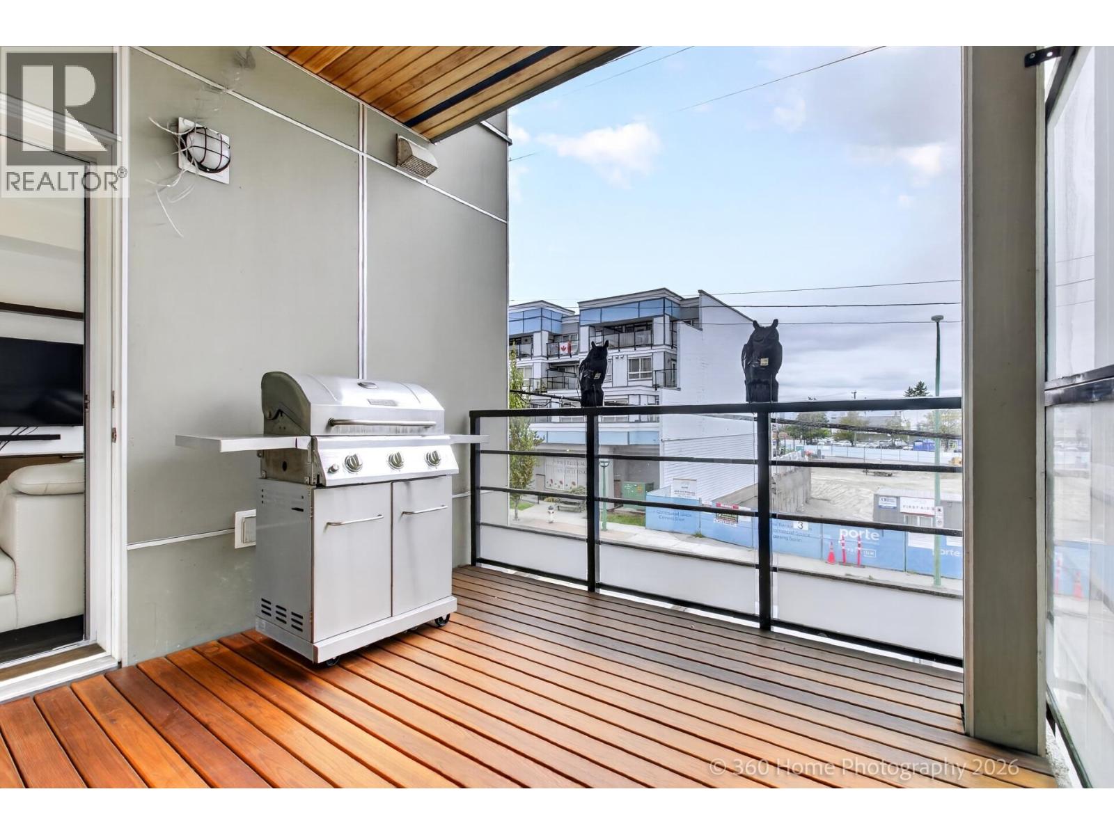 202 5288 Grimmer Street Property Photo 17