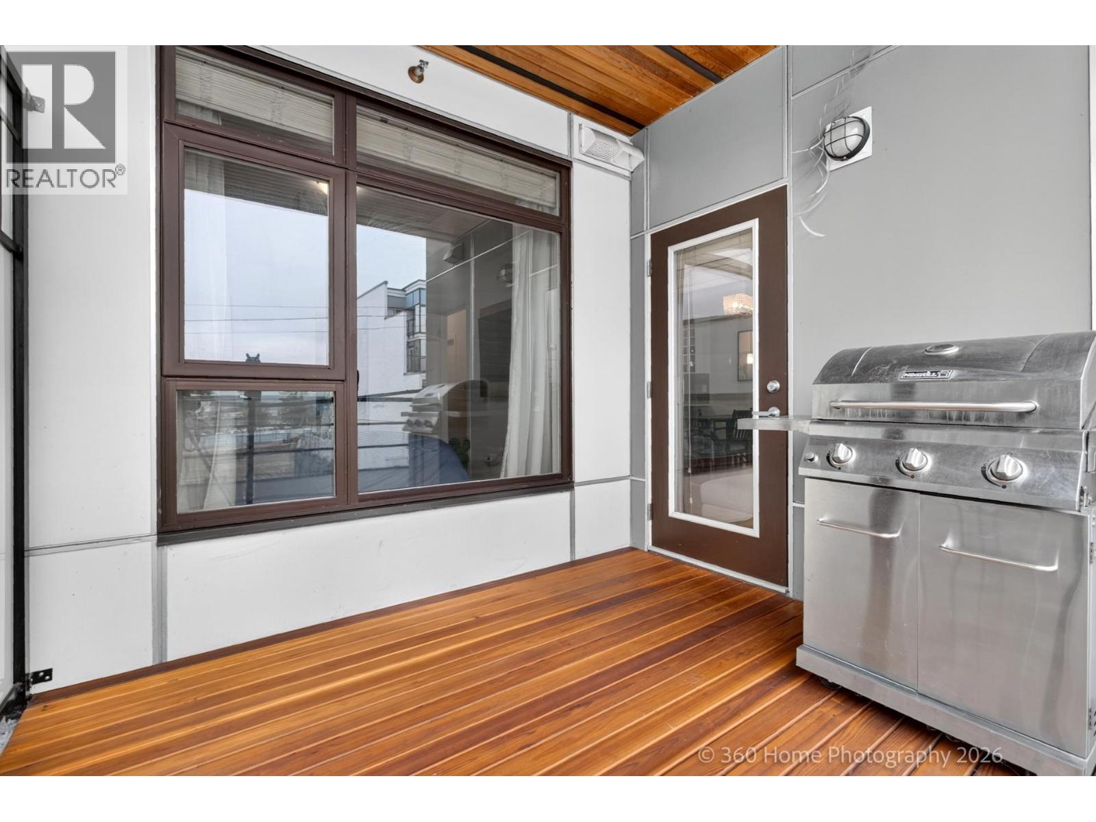 202 5288 Grimmer Street Property Photo 18