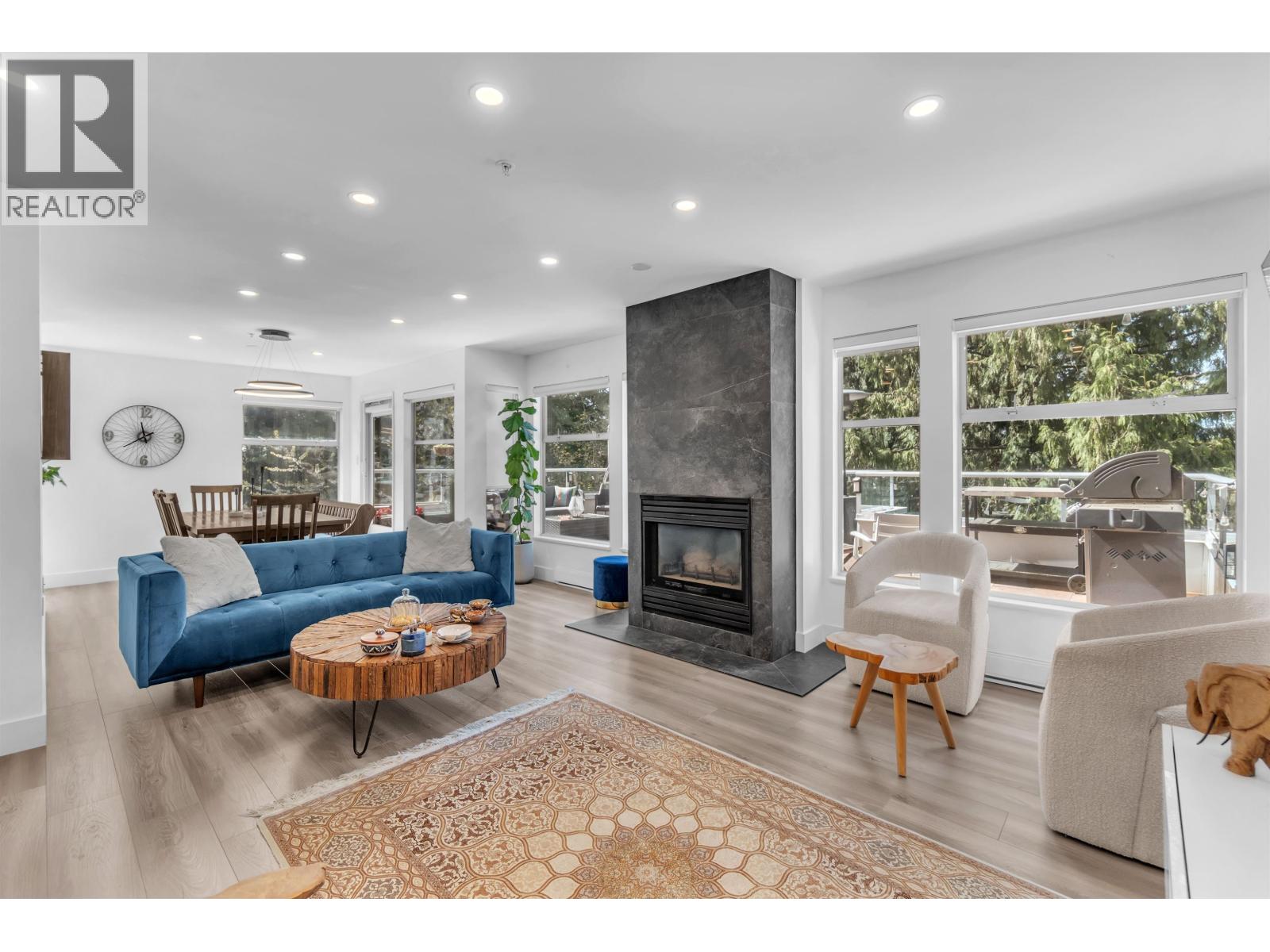 8 2425 Edgemont Boulevard Property Photo 3
