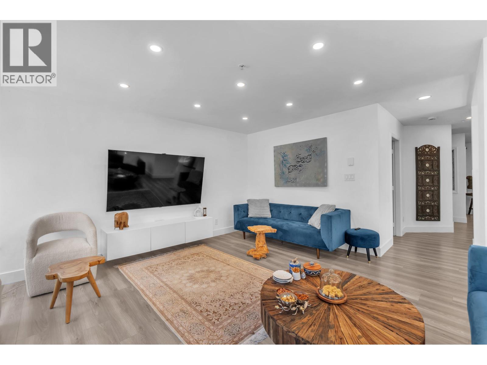 8 2425 Edgemont Boulevard Property Photo 6