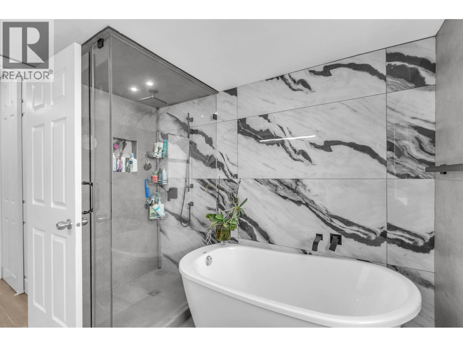 8 2425 Edgemont Boulevard Property Photo 26