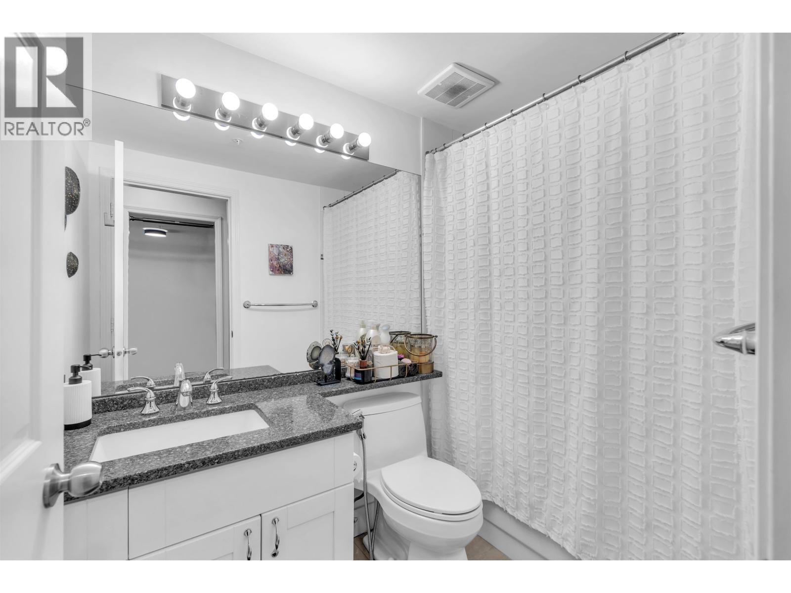8 2425 Edgemont Boulevard Property Photo 30
