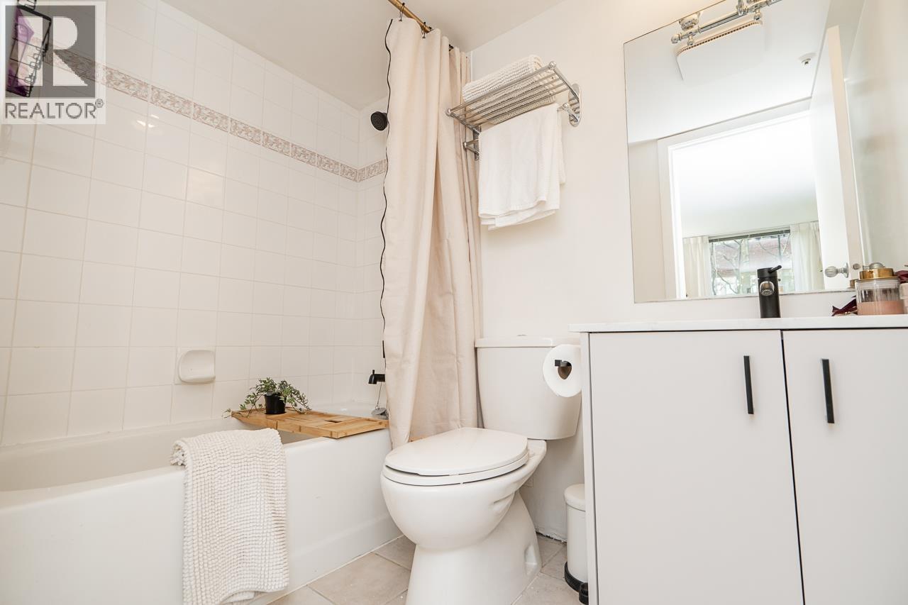 403 811 Helmcken Street Property Photo 24