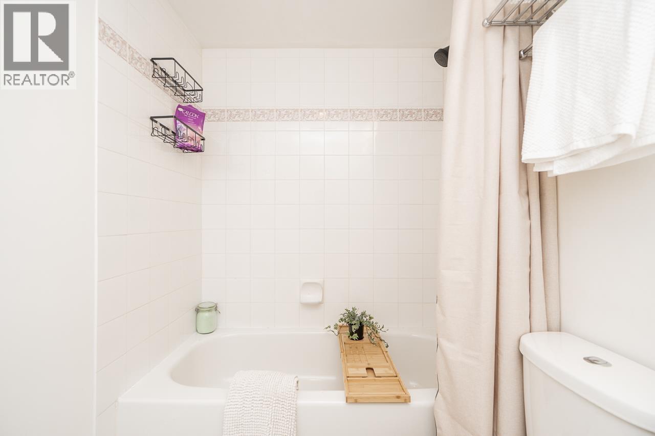 403 811 Helmcken Street Property Photo 25