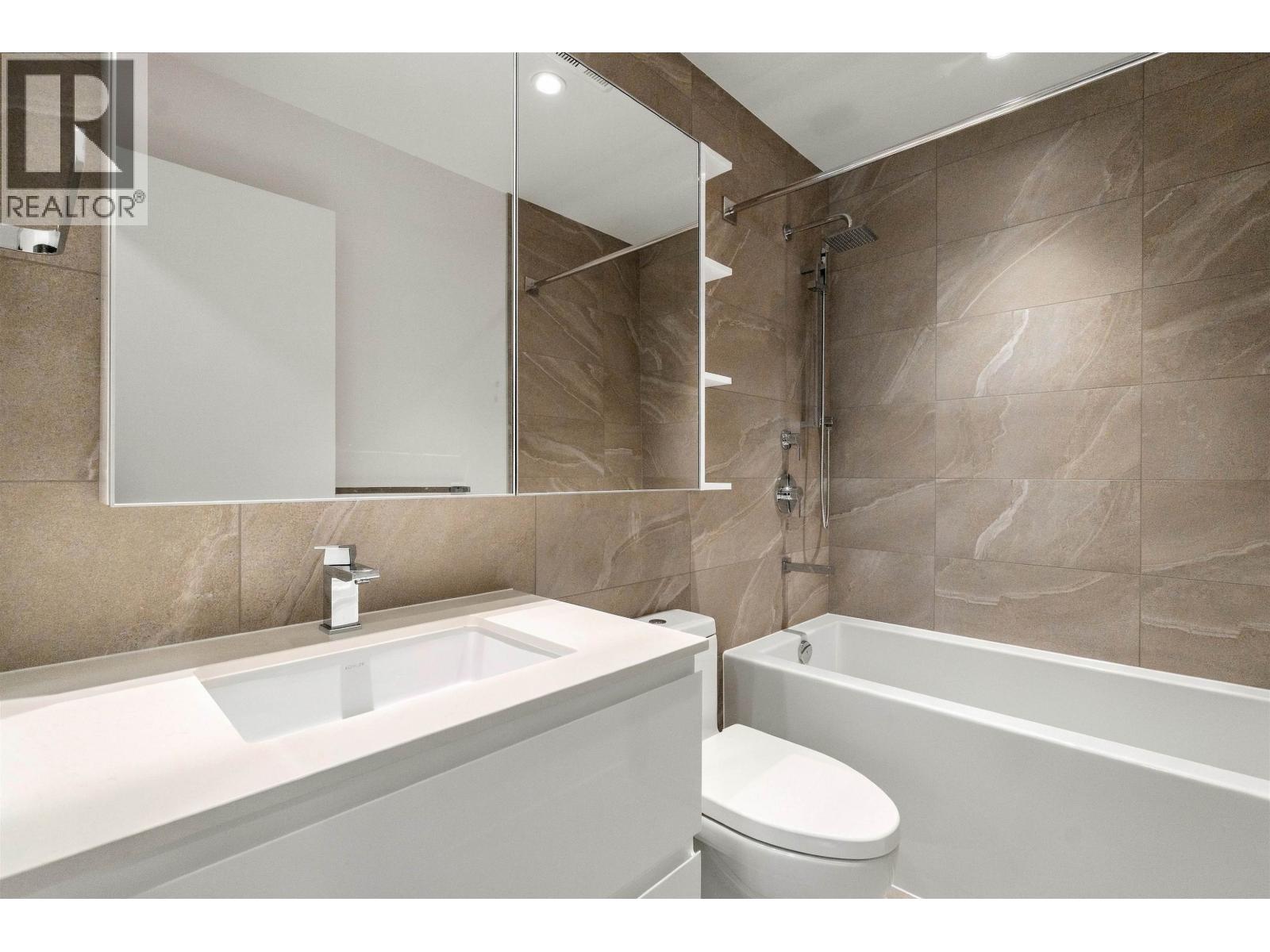 527 6300 Minoru Boulevard Property Photo 15